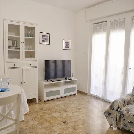 Antonietta - Spazioso Trilocale Centralissimo Apartment Grado